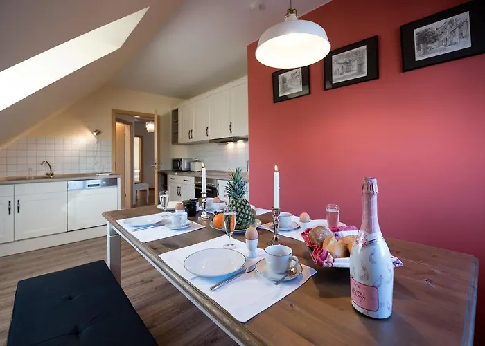 Bellevue Apartment *